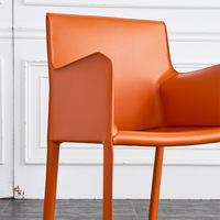 Chaise de salle à manger moderne de style selle avec accoudoir en cuir PU pieds en métal pour hôtel centre commercial maison et entrepôt