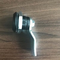 Serrure à came triangulaire ZDC pour armoires et portes, qualité ANSI Grade 2, entraxe 60 mm, finition chrome brillant, 1 clé – Approvisionnement direct usine