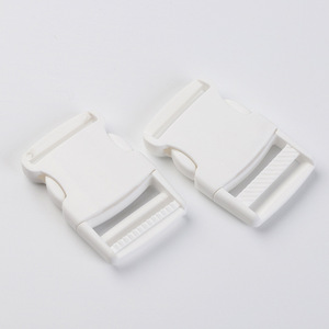 Hebilla de liberación lateral blanca de plástico Jiuyuan para bolsos, duradera y resistente al desgaste J1088-32 - Product Image 3