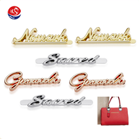 Accessoires de sac de haute qualité en alliage de zinc et laiton, support personnalisé, étiquettes de logo de sac en métal de luxe avec installation par prongue