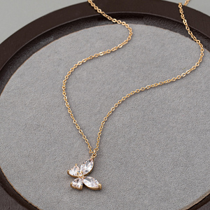 Kalung wanita liontin berlian kupu-kupu kalung berlapis emas sederhana mode kustom grosir - Product Image 1