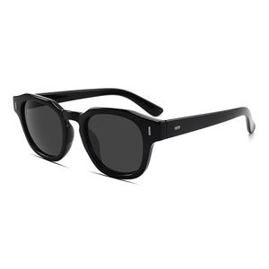 Gafas de sol Conchen para mujer, montura negra de PC, protección UV400, lentes clase 2, para viajes, conducción y moda. - Product Image 3