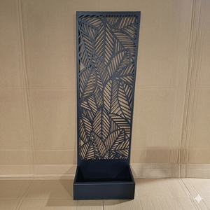 <span class=keywords><strong>Jardinera</strong></span> Metálica Rodante con Enrejado Cortado con Láser para Divisor de Patio, Maceta Alta para Jardín Exterior, Diseño de Pantalla de Aluminio Negro - Product Image 2