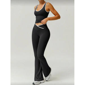 Conjunto de Leggings Cortos Bi Cross Flare para Mujer, Ropa Deportiva para Yoga y Fitness, Cintura Alta, Elásticos, Sin Costuras, con Ribete Blanco y Negro - Product Image 1