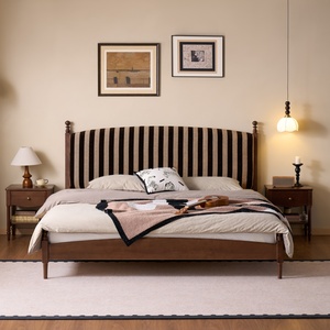 <span class=keywords><strong>Letto</strong></span> <span class=keywords><strong>matrimoniale</strong></span> vintage Q7014 <span class=keywords><strong>in</strong></span> legno massello di betulla con <span class=keywords><strong>testiera</strong></span> imbottita <span class=keywords><strong>in</strong></span> <span class=keywords><strong>tessuto</strong></span> a righe, stile Mid-Century, con piattaforma <span class=keywords><strong>per</strong></span> camera da <span class=keywords><strong>letto</strong></span> - Product Image 5