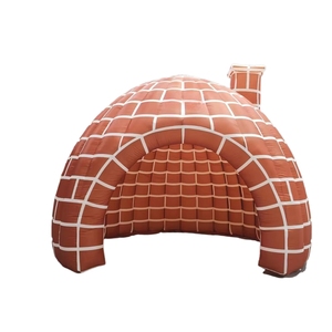 Hermoso iglú inflable de pared de ladrillo rojo con chimenea, tienda de cúpula inflable de invierno para decoración de Navidad al aire libre, colocación de regalo - Product Image 1