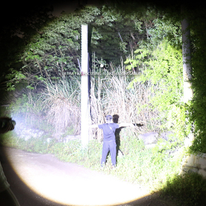 Nouvel affichage de puissance numérique Laser blanc Rechargeable par USB Super lumineux Portable Zoom télescopique lampe torche <span class=keywords><strong>LED</strong></span> lampe de poche tactique - Product Image 5