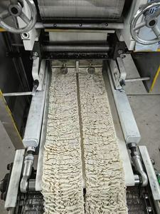 Thương mại tự động cốc mì ăn liền máy cắt 11000pcs chiên mì ăn liền dây chuyền sản xuất máy làm nốt - Product Image 3