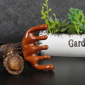 Nuevo peine de cuero cabelludo gua sha masajeador de cuero cabelludo de madera pequeño portátil masajeador de cuero cabelludo de dientes anchos peine hecho a mano peine de sándalo - Product Image 2