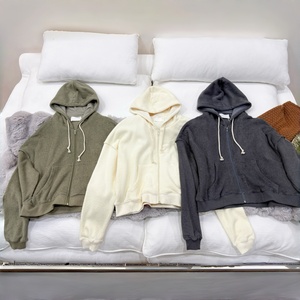 Sweat-shirt à capuche zippé pour femme en tissu éponge texturé 100% coton, tissu éponge épais, poche kangourou, vintage, hiver - Product Image 2