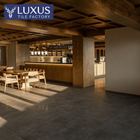 Carreaux de sol intérieurs en porcelaine gris brique rétro aspect pierre mate Lukashi 600x600mm ; Antidérapants, 9mm d'épaisseur, garantie 5 ans et plus