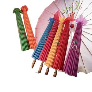 Sombrilla de Papel Encerado Chino de Seda para Mujer, 82 cm, con Diseño de Flores de Cerezo Japonesas, Danza Antigua, Arte Folclórico Decorativo y Bambú Tallado - Product Image 1