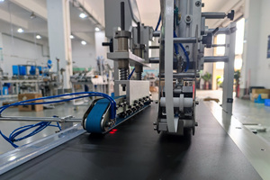 Tự động tùy chỉnh hai mặt băng dính 3M băng bọt và các vật liệu khác Máy bôi cho giấy nhôm PVC - Product Image 5