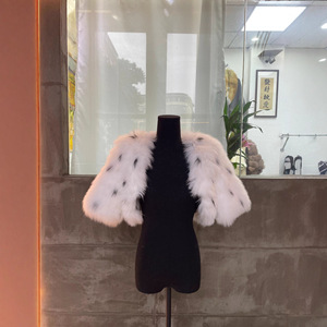 Nouvelle Écharpe Courte en Véritable <span class=keywords><strong>Fourrure</strong></span> de Renard Imperméable et Moelleuse pour Femme – Idéale pour Mariages et Soirées – Étole Élégante en <span class=keywords><strong>Fourrure</strong></span> - Product Image 4