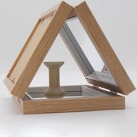 Aide pédagogique Reggio Light Shadow Life : Miroir triple en bois pour l'observation multidimensionnelle des angles, idéal pour la maternelle et la petite enfance