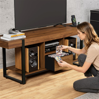 Meuble TV industriel rustique avec éclairage LED et prise de courant, console multimédia en métal et bois de 150 cm pour téléviseurs de 80 pouces