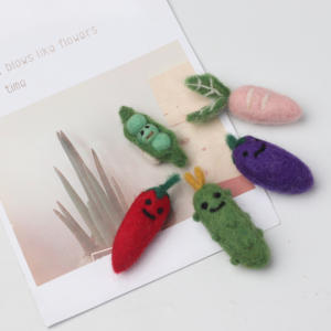 Haute apparence laine feutre fini fruits légumes pendentif porte-clés sac suspendus accessoires petits cadeaux pour décorations de fête - Product Image 3