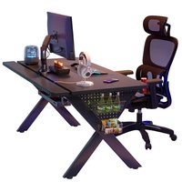 Escritorio para Computadora de Madera Sólida, Diseño de Dos Secciones con Brazo Mecánico, Mesa para Juegos y Deportes Electrónicos, Estación de Trabajo con Panel Perforado con Aspecto de Fibra de Carbono