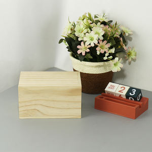 Caja de madera de pino macizo con tapa con bisagras Cofre de recuerdo de madera natural para el hogar - Product Image 4