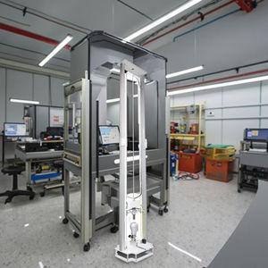 Testeur de pénétration d'<span class=keywords><strong>impact</strong></span> pour casque de sécurité EN397 ANSI Z89.1 Z87.1, <span class=keywords><strong>machine</strong></span> de test de perforation à haute vitesse pour casque de moto - Product Image 3