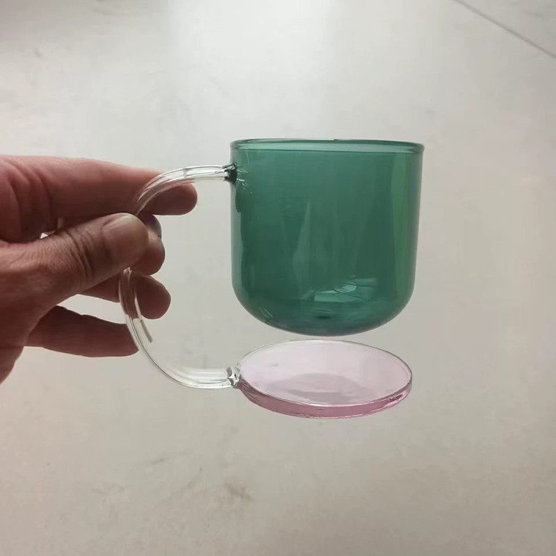 สีเขียว