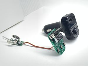 Module de charge USB et transmetteur FM PCBA audio automobile personnalisé OEM ODM pour accessoires de véhicule - Product Image 5