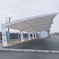 Abri de stationnement en membrane personnalisé pour usage résidentiel et commercial en extérieur