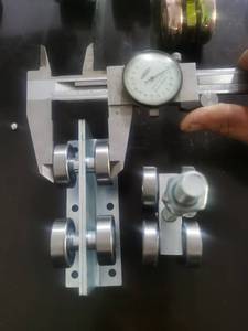 Portes coulissantes modernes de poulie de <span class=keywords><strong>Rail</strong></span> de suspension commerciale d'usine <span class=keywords><strong>industrielle</strong></span> résistante aux hautes températures C50 pour le bureau - Product Image 5