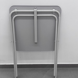 Escritorio para Estudiantes con Superficie de Plástico y Estructura Metálica, 56.8x56.8x73.5 cm, Mueble Escolar Resistente, Diseño Minimalista - Product Image 5