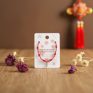 Braccialetto con 7 nodi in acciaio inossidabile e filo rosso fatto a mano per protezione - Product Image 3