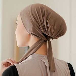 Prêt à expédier, foulard <span class=keywords><strong>sous</strong></span>-capuchon à <span class=keywords><strong>nouer</strong></span>, <span class=keywords><strong>hijab</strong></span> musulman, couleur unie, jersey de coton 160g, <span class=keywords><strong>sous</strong></span>-capuchon musulman pour femmes - Product Image 3