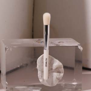 ชุดแปรงแต่งหน้าพกพา 6 ชิ้น พร้อมกระจกสำหรับผู้หญิง ขนาดเล็ก เหมาะสำหรับการเดินทาง ใช้กับรองพื้น - Product Image 4