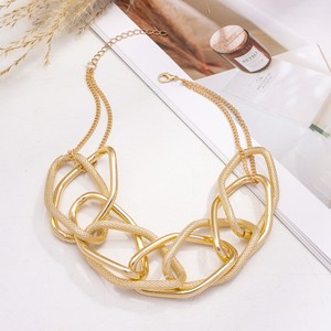 Collier à chaîne épaisse géométrique dorée pour femmes, bijoux de fête en alliage de zinc - Product Image 3