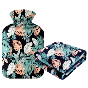 <span class=keywords><strong>Bouillotte</strong></span> en caoutchouc personnalisée de 2 L avec housse en polaire pour réchauffer les mains et soulager la douleur, et couvertures en polaire en gros - Product Image 1