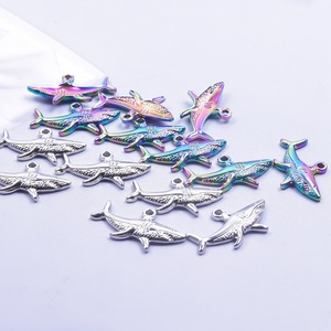<span class=keywords><strong>Collier</strong></span> pendentif requin en acier inoxydable 32 mm plaqué or 18 carats, bijou ras-du-cou animal marin pour homme et femme - Product Image 6