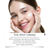Crème pour éliminer les boutons, les mélasmas, les imperfections et les taches brunes Crème correctrice pour éliminer les taches de rousseur sur le visage