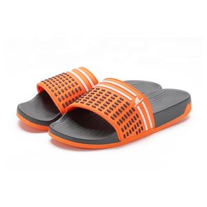 Henghao Oem Odm Pop Cultuur Slippers Sport Team Slippers Custom Logo Slide Sandaal Slippers, Aangepaste Mannen Dia 'S Met Logo - Product Image 2