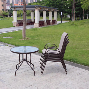 Ensemble <span class=keywords><strong>de</strong></span> mobilier <span class=keywords><strong>de</strong></span> salle à manger d'extérieur moderne et durable en fer, avec <span class=keywords><strong>table</strong></span> <span class=keywords><strong>pliable</strong></span>, parasol à colonne centrale et coussin imperméable pour cour et villa - Product Image 3