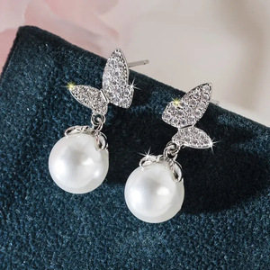 Orecchini a Perno Vintage a Forma di Farfalla per Donne, Accessori per Orecchie Semplici e Delicati per Uso Quotidiano, Outfit Casual e Regalo - Product Image 6