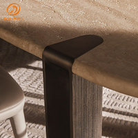 Ensemble de table à manger ovale de luxe en travertin beige avec pieds en acier inoxydable brun mat pour villa, maison, mobilier de manoir