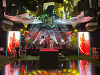 Écran mural LED P3.9 intérieur/extérieur, panneau d'affichage numérique personnalisé pour la publicité commerciale et les promotions de détail