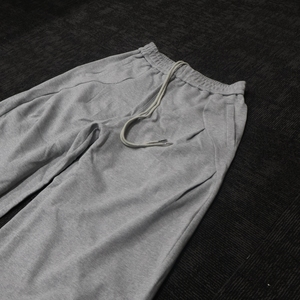 Pantalon de jogging unisexe en molleton bouclette 100 % coton, coupe ample, épais, vierge, à jambe large et effet empilé - Product Image 6