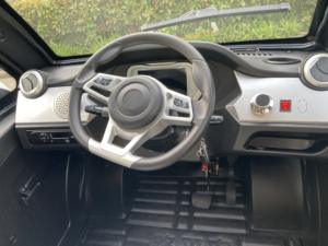 Auto Eléctrico Nuevo de Cuatro Ruedas, Hatchback, Tracción Trasera, Carrocería Cerrada, 30 km/h, Asientos de Cuero Oscuro, Cámara Trasera - Product Image 4