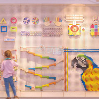 Moetry Interactive en Bois Sensory STEM Wall Busy Board Educational Pegboard Activity Wall Play Panel pour Enfants