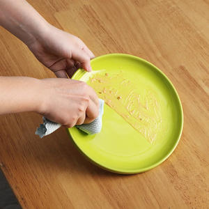 Service de table de luxe vert vif avec logo personnalisé, 16 pièces, en céramique et grès, pour usage domestique et hôtelier, comprenant assiettes, plats et tasses en terre cuite - Product Image 4