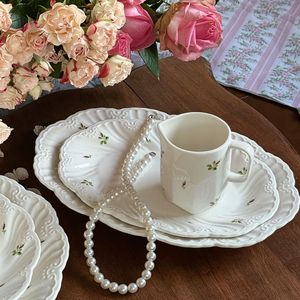 Juego de Vajilla Reutilizable de Porcelana con Relieve de Ramas de Rosa Estilo Moderno Francés, Taza de Café, Platillo y Plato, Diseño para Bodas y Fiestas, Venta al por Mayor JADE - Product Image 4