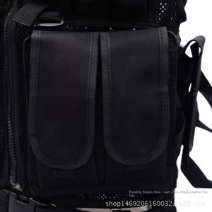 Chaleco Táctico Personalizado de Poliéster Negro Transpirable, Bolsa Multifuncional con Cremallera Protectora para Exteriores - Product Image 4
