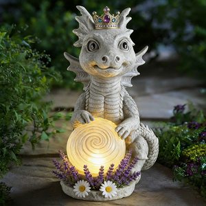 ソーラーガーデン屋外彫像 魔法の球を持ったドラゴン ソーラーLEDライト付き - Product Image 1