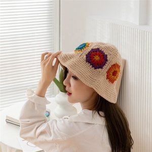 <span class=keywords><strong>Envío</strong></span> Directo, venta al por mayor, gran oferta Popular en Stock, gorra deportiva de verano colorida para mujer a la moda, sombrero de cubo hecho a mano con flores de ganchillo - Product Image 3