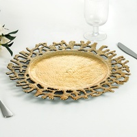 Nouveau luxe or rond réutilisable évidé Design chargeur assiette de mariage banquet européen en plastique assiette de mariage vintage